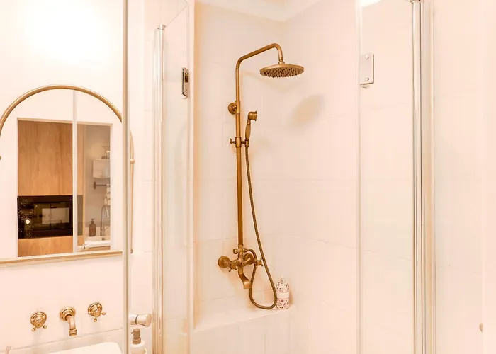 Utulne Blizko Centra - No Smoking דירה ברטיסלאבה